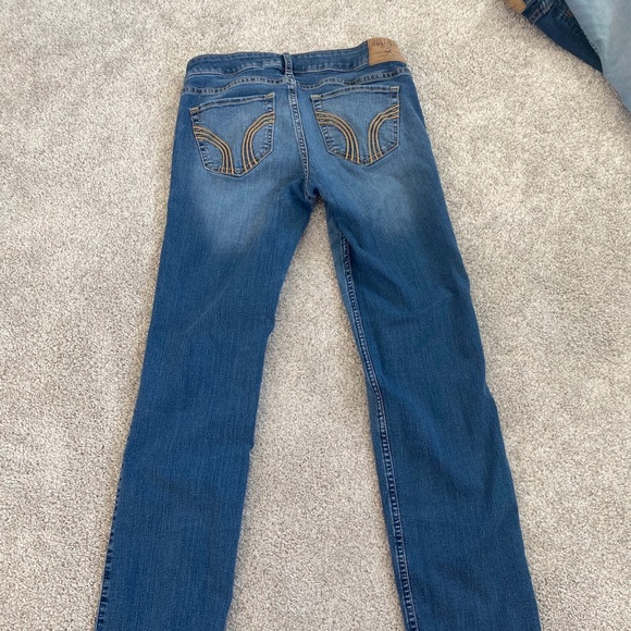 Hollister medium wash jeans - Picture 2 of 2